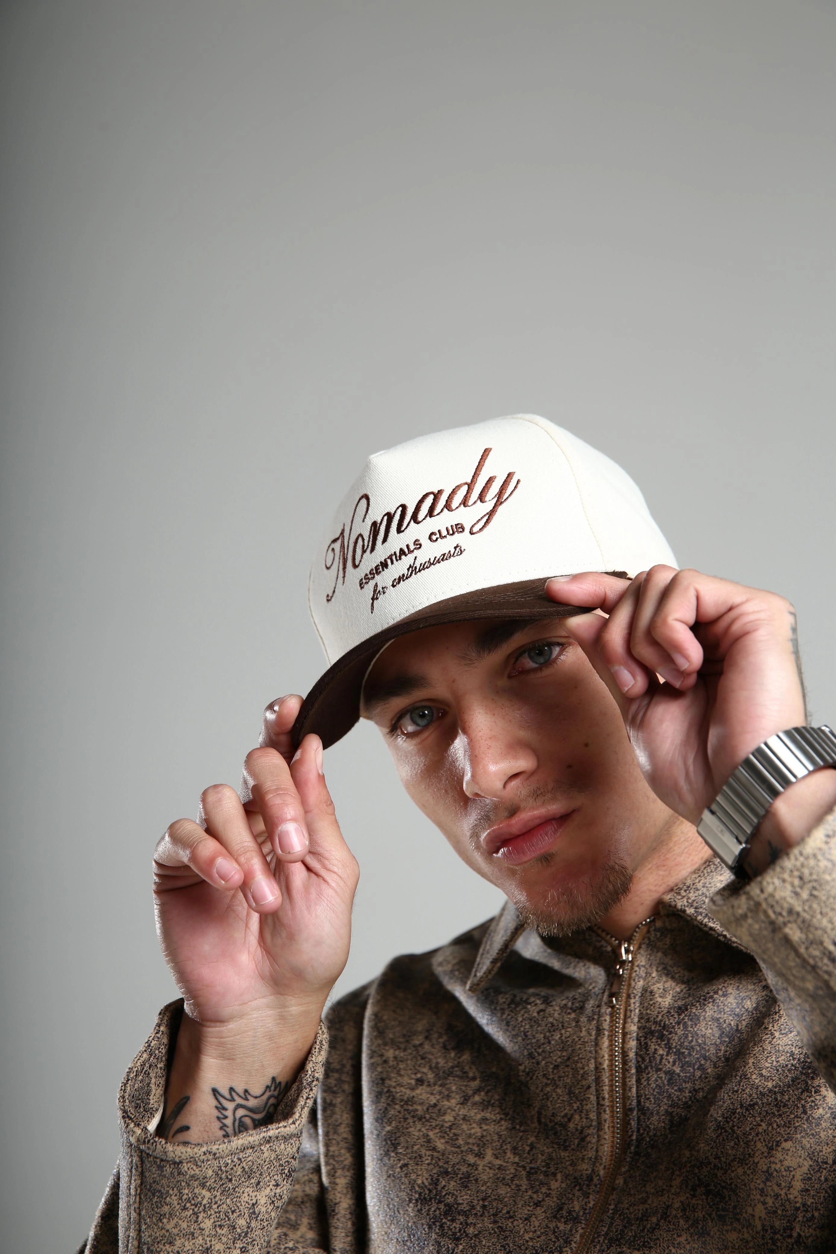 BONÉ ESSENTIALS CLUB