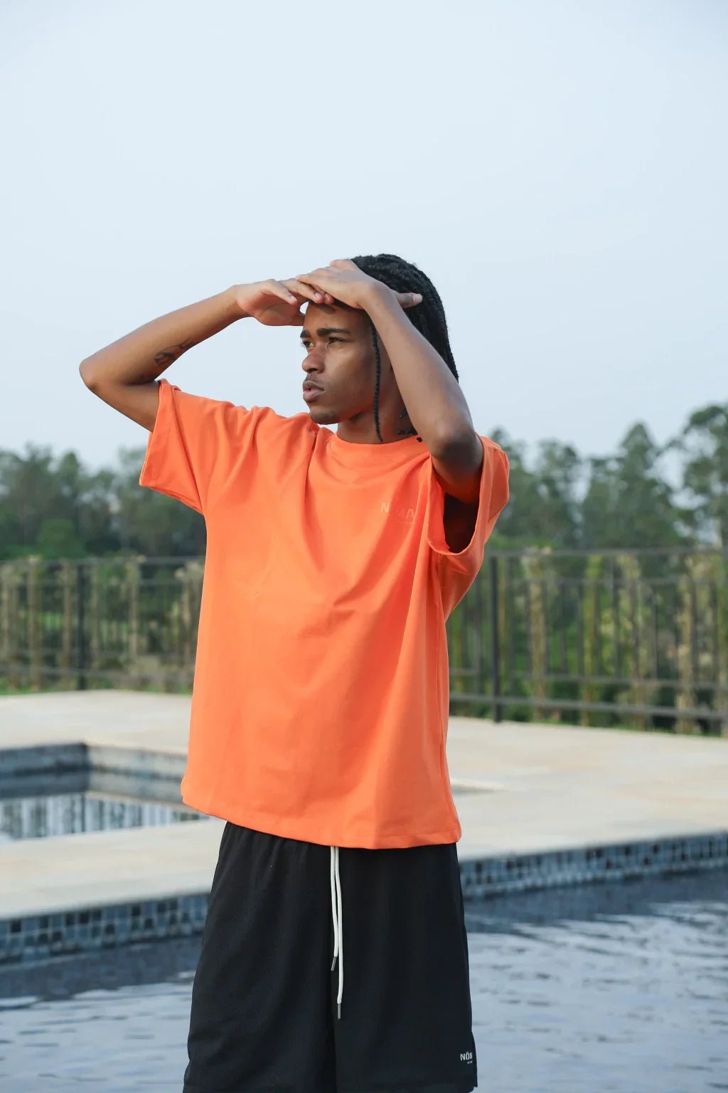 Basic Tee Logo - Laranja - NÔMADY COMPANY